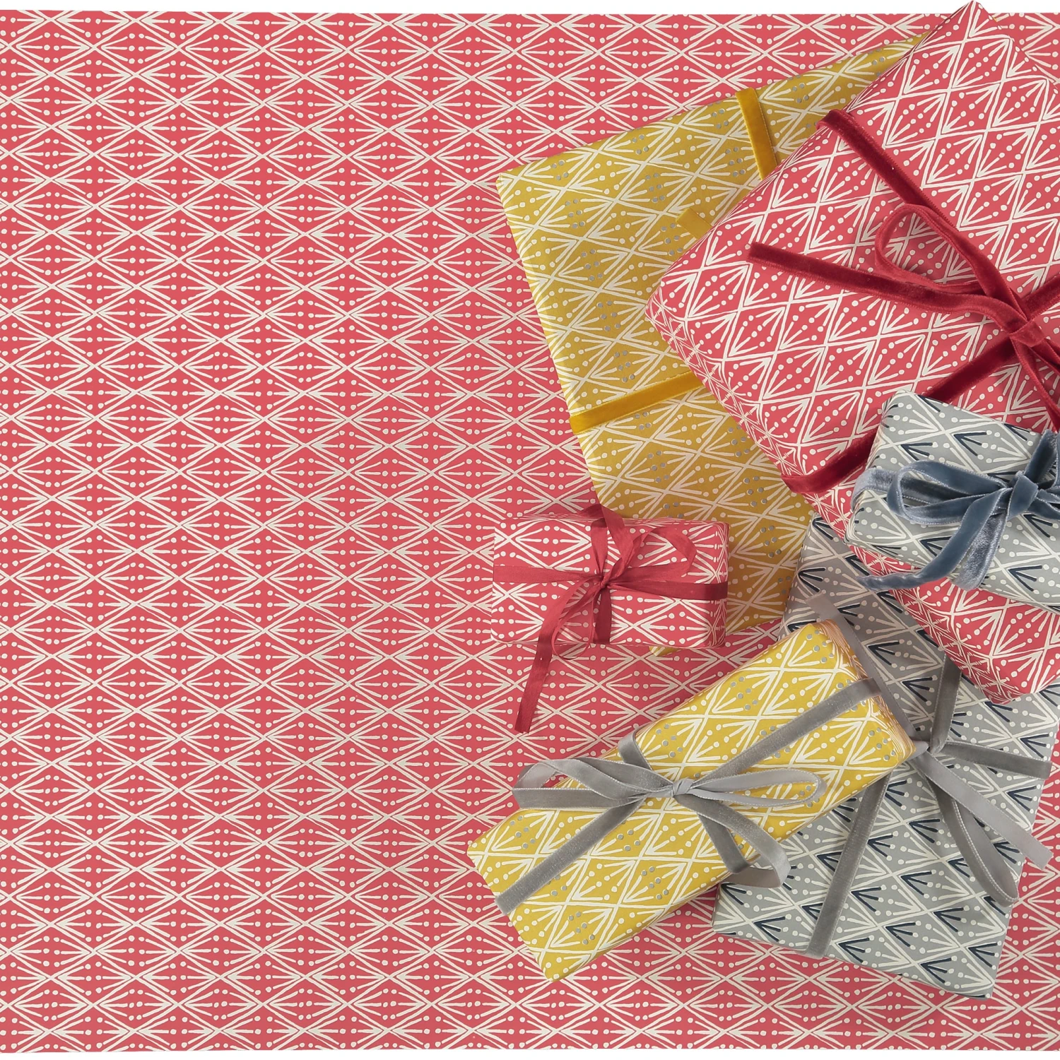 Selvedge & Cambridge Imprint, Gift Wrapping Paper (Assortment Of Colours Available) 3 Selvedge & Cambridge Imprint, Gift Wrapping Paper (Assortment Of Colours Available)