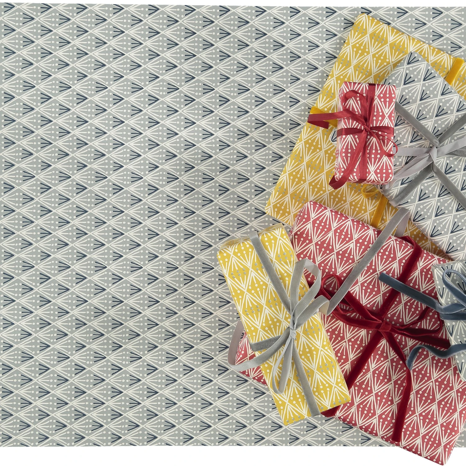 Selvedge & Cambridge Imprint, Gift Wrapping Paper (Assortment Of Colours Available) 6 Selvedge & Cambridge Imprint, Gift Wrapping Paper (Assortment Of Colours Available) - Image 4