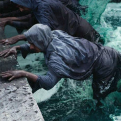 Issue 41 Coastal -selvedge Outlet Coastal 7