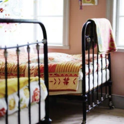 Issue 36 Roving -selvedge Outlet Roving 7