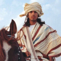 Issue 15 Wellbeing -selvedge Outlet Wellbeing 2